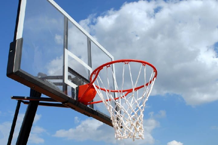 El robo de la cancha de baloncesto de Larache plantea cuestiones jurídicas y de derechos humanos