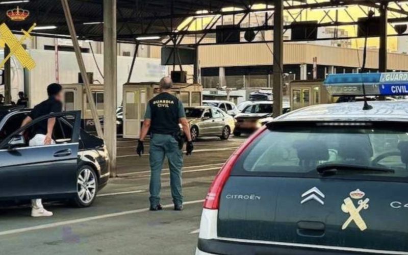 Un MRE de 6 años salvado por poco en el puerto de Almería