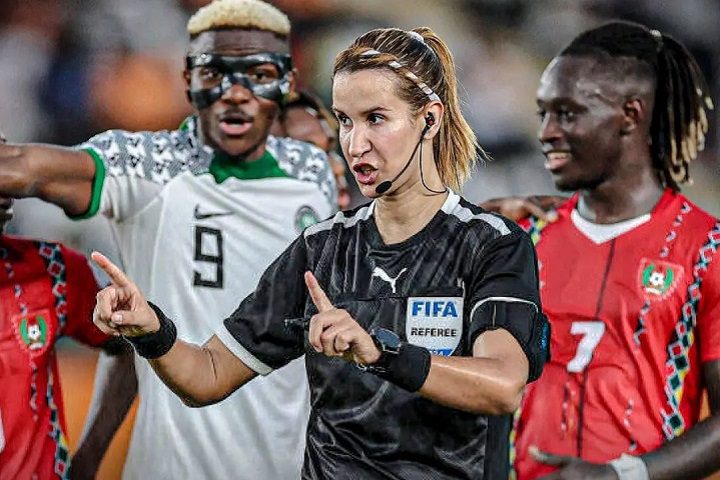 L'arbitre marocaine Bouchra Karboubi figure parmi les cinq meilleures joueuses mondiales en 2024