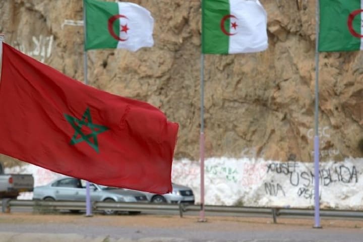 L'Algérie lui remet 36 Marocains qui étaient prisonniers par le passage de « Zoug Mughal ».