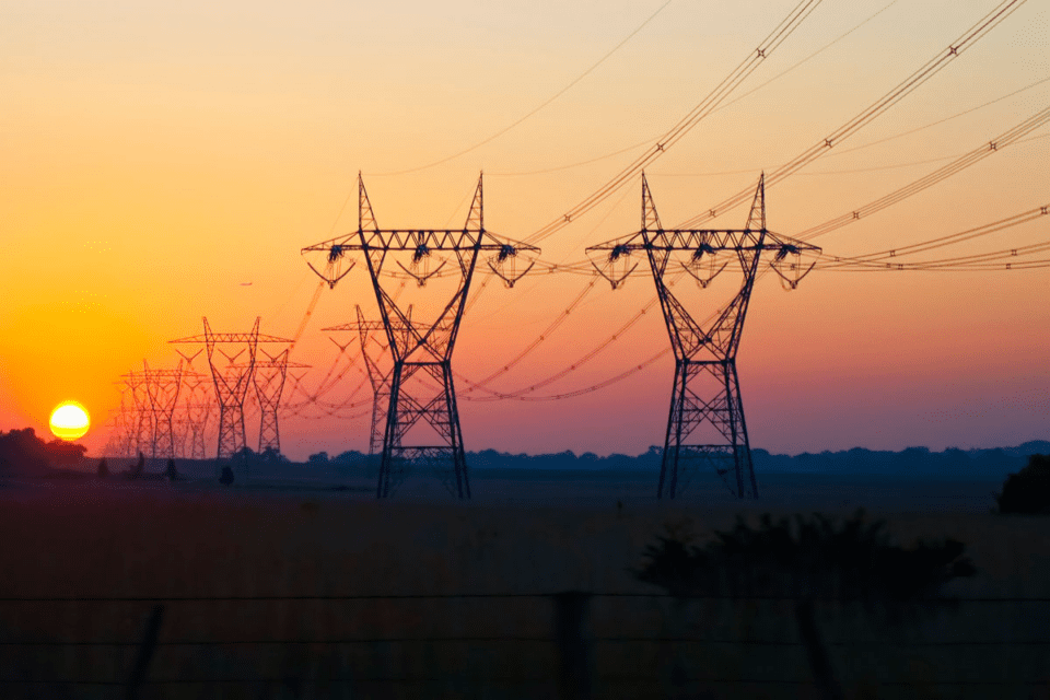 L’ONEE met en service les deux lignes 400 kV pour l’évacuation de la future Centrale Solaire de Midelt