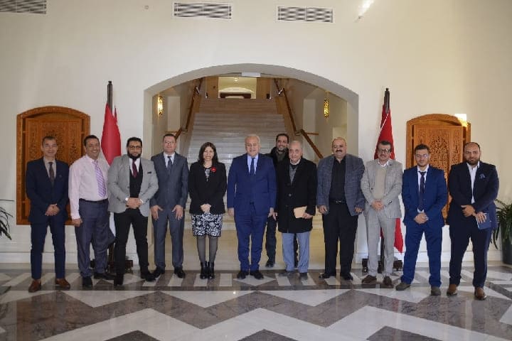 L'ambassadeur égyptien au Maroc rencontre les représentants de la communauté pour discuter de leurs problèmes et améliorer la communication