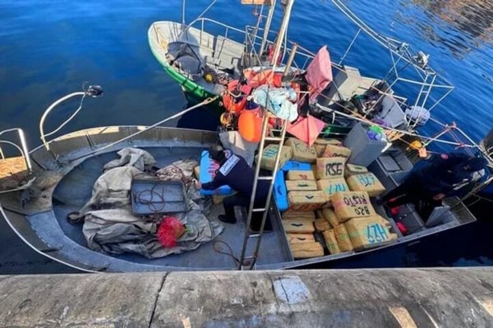 Al -Hoceima .. Le pouvoir judiciaire distribue 34 ans de prison pour 5 accusés dans une affaire internationale de contrebande de drogue