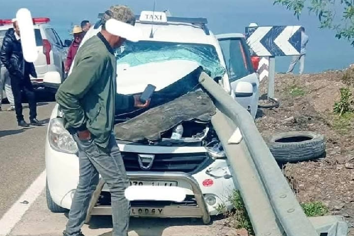 Un grave accident de la circulation sur la route côtière entre Tetouan et le front