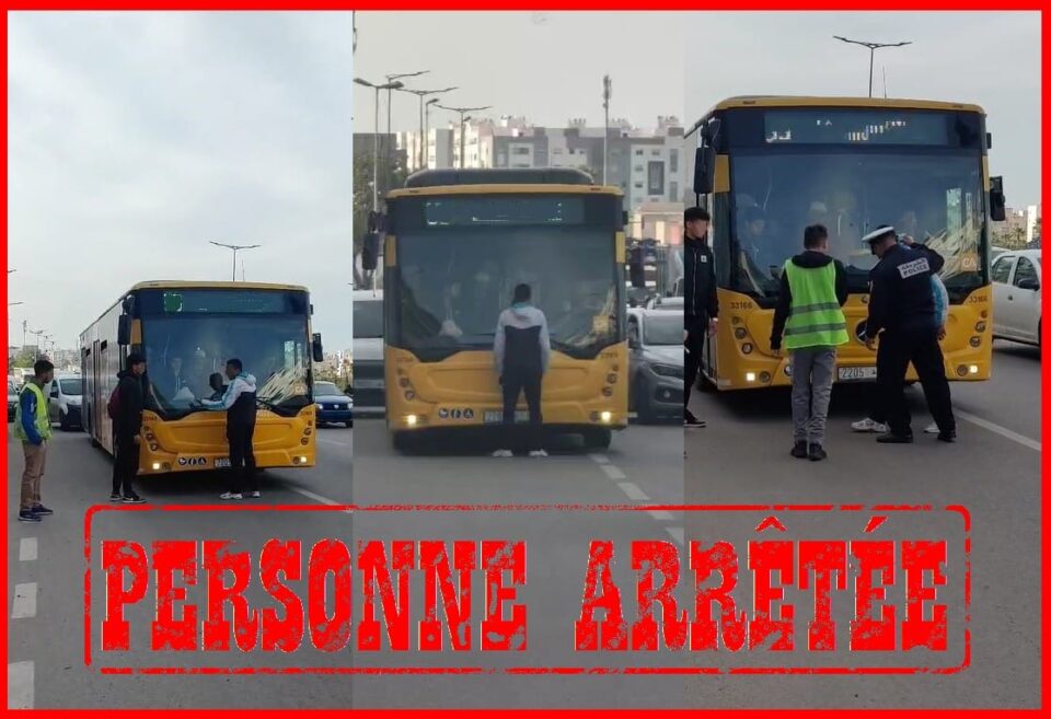 Arrestation d’un individu qui a bloqué un bus en pleine circulation