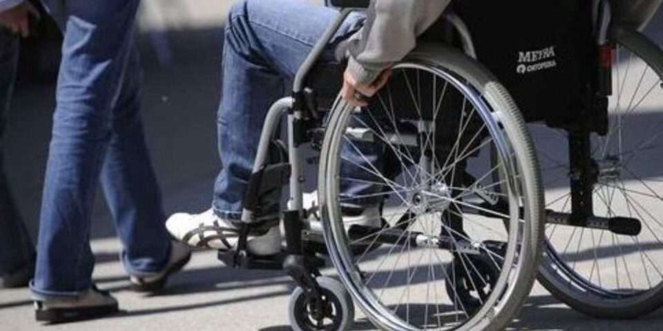 L’Union nationale des personnes en situation de handicap tient un sit-in devant le Parlement