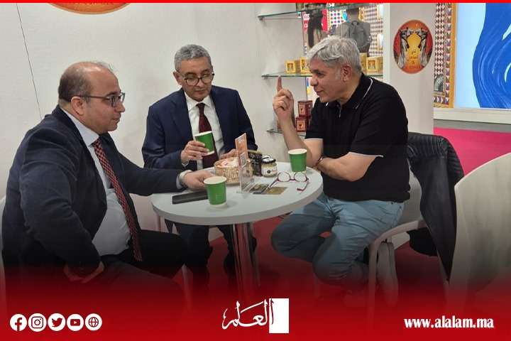 Atay Immigrant « .. L'ambassadeur du thé marocain continue de briller à la » Milan Gallery « et soulève le trône de l'hospitalité authentique