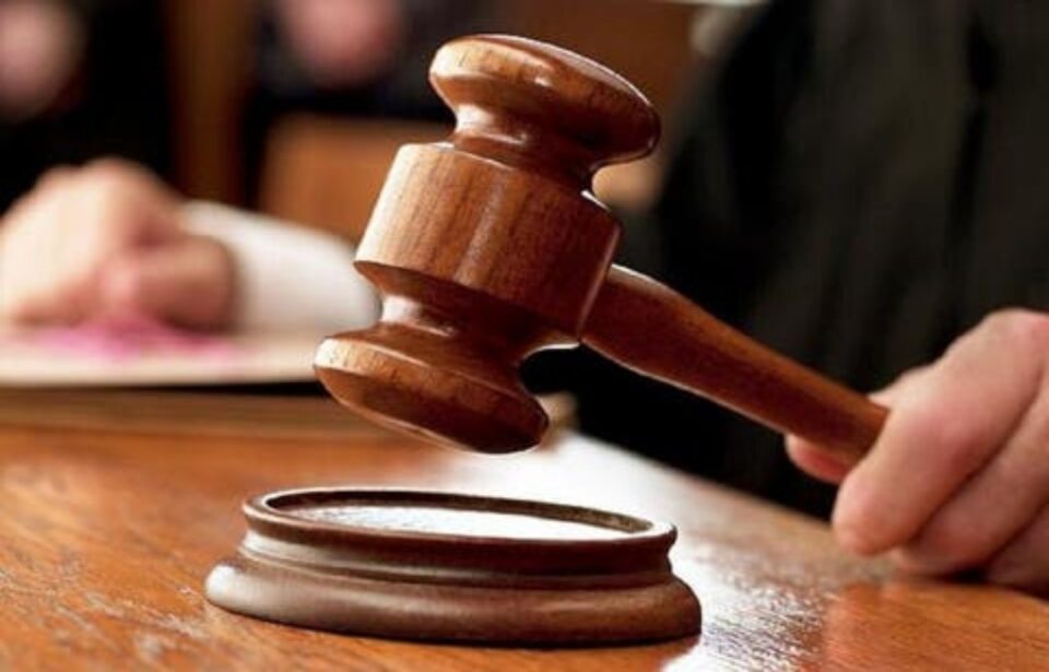 En règle absent contre la personne appelée Grado, 15 ans de prison