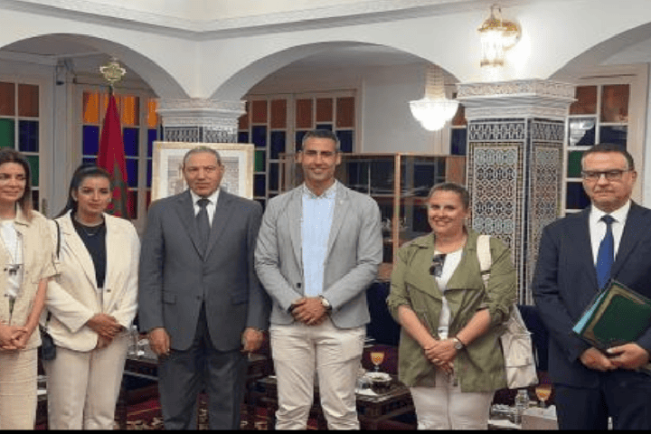Lors de sa rencontre avec Laayon El -ayoun et un travailleur Boujdour: