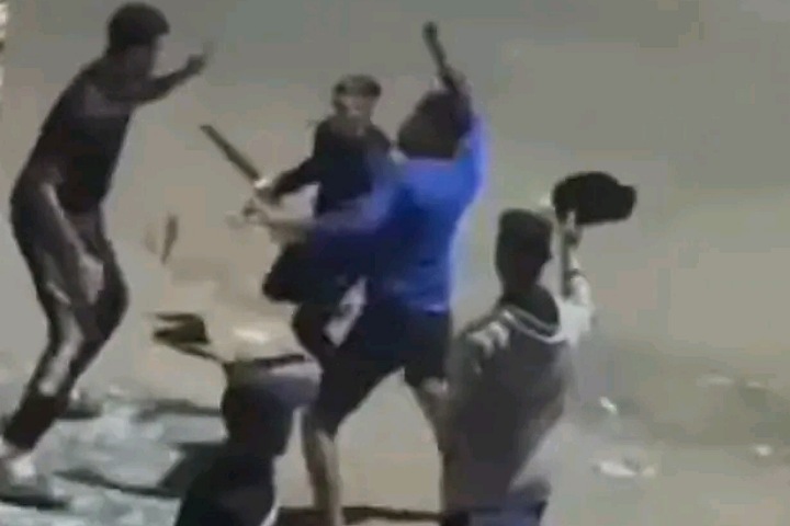 La sécurité de Fès arrête les agresseurs sur un jeune homme avec des armes blanches