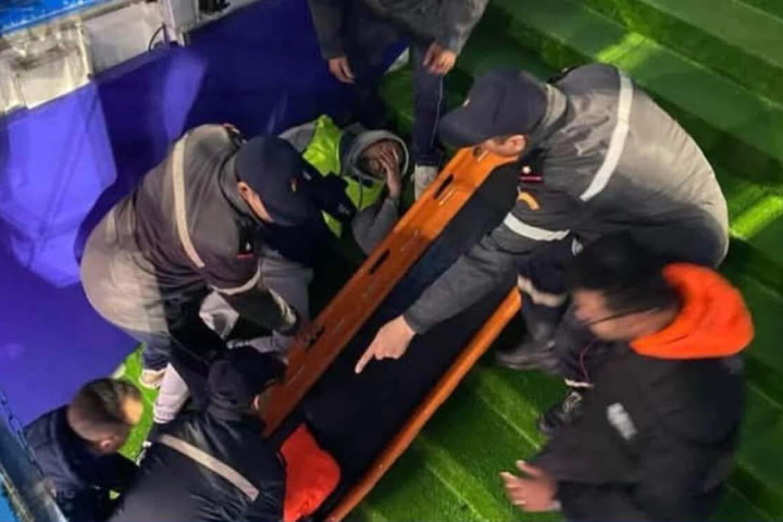 Pénalités lourdes pour trois joueurs après avoir agressé les journalistes