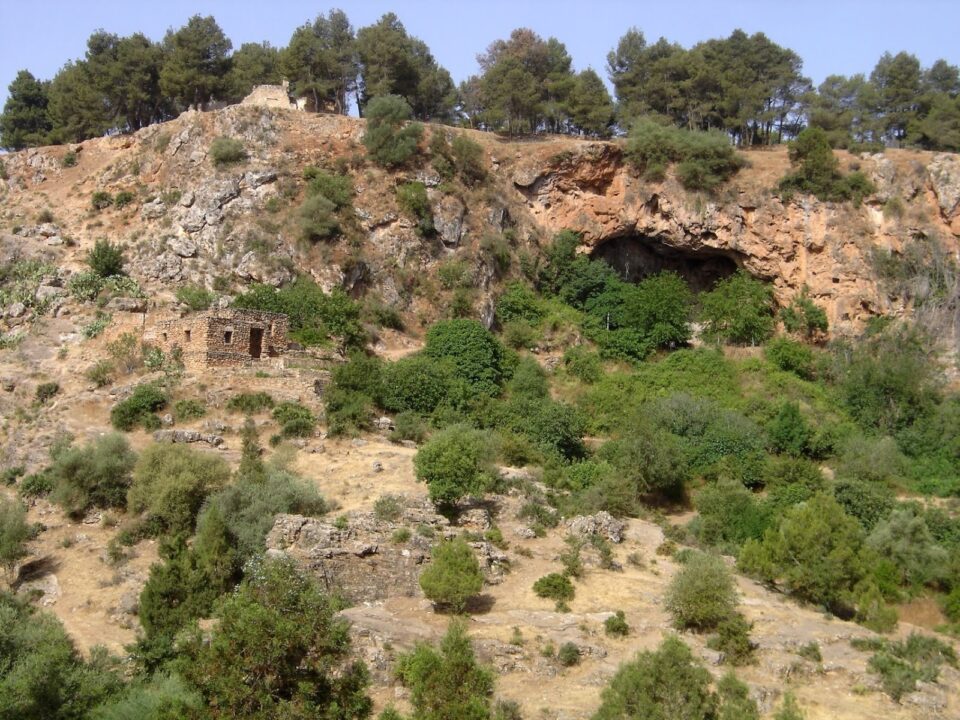 La grotte des Pigeons, mine d’or pour les archéologues