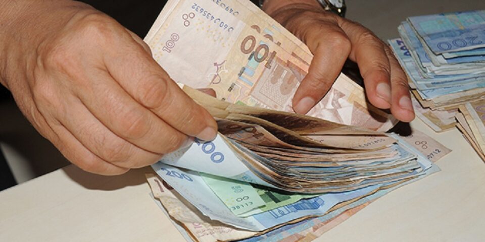 Hausse marquée du dirham face au dollar : +3,6 % en un mois