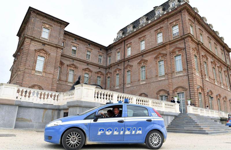 Un Marocain aide la police à attraper un voleur mais reçoit un ordre d’expulsion d’Italie