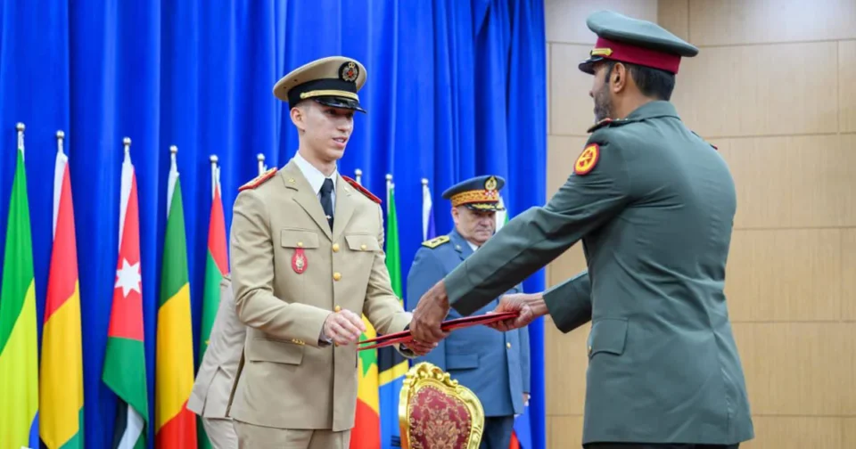 Moulay El Hassan préside la cérémonie de sortie de la 25e promotion à Kénitra