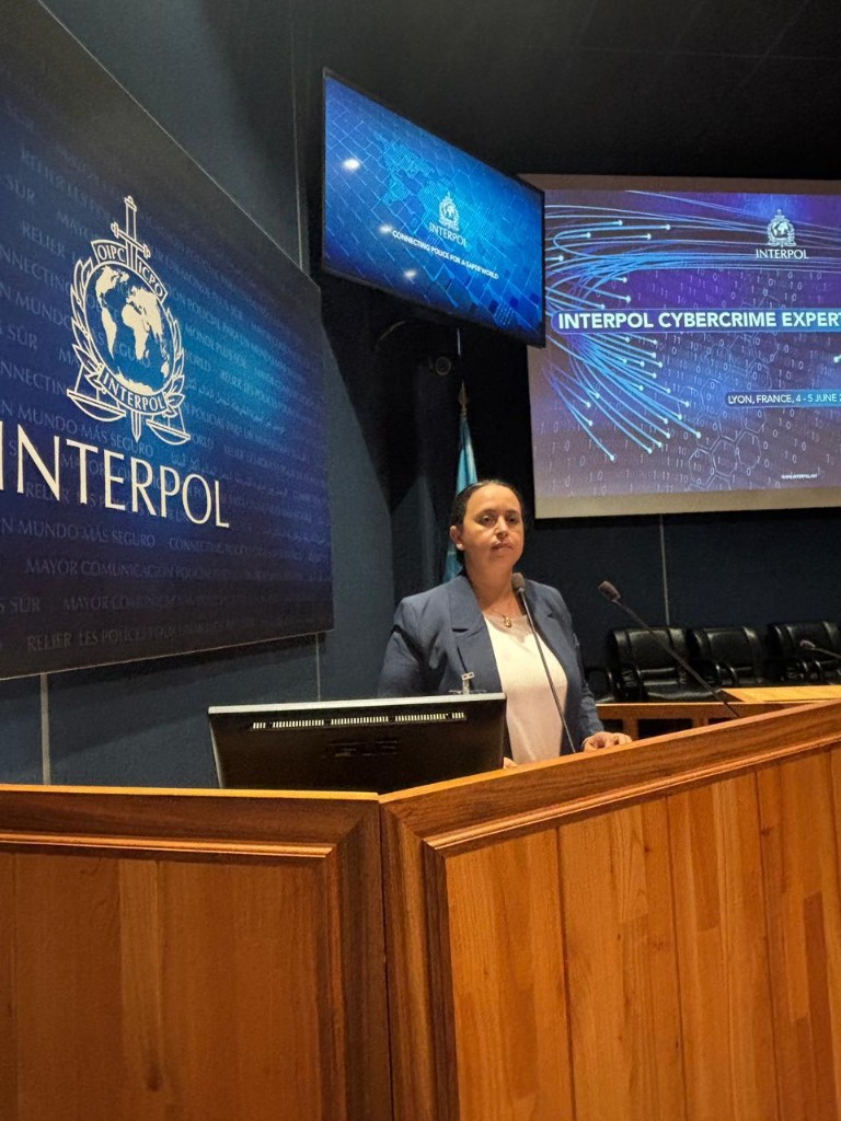 L’élection du doyen de la police régionale, « Laila al -zwain », un chef adjoint de l’équipe internationale d’experts Interpol dans le domaine des cybercrimes