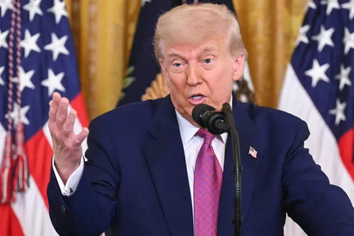 Trump est installé pour entrer dans la guerre et menace l’Iran en l’attaquant dans une mer de deux semaines