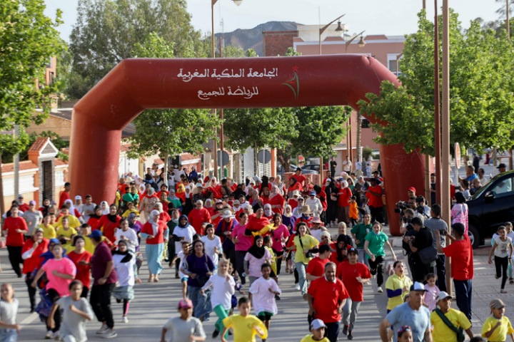 La province de Jaradah vit le week-end, pleine de convoi de sport pour tout le monde