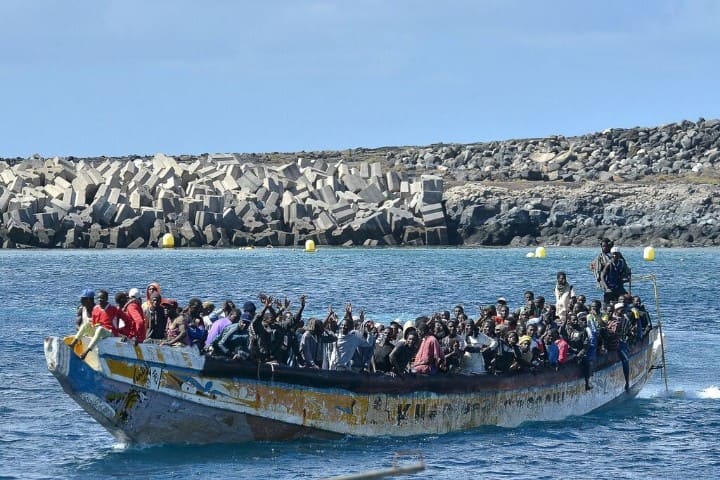 Al -Hoceima: La condamnation d’un accusé d’avoir organisé l’immigration clandestine et de délivrer une peine de prison et une amende