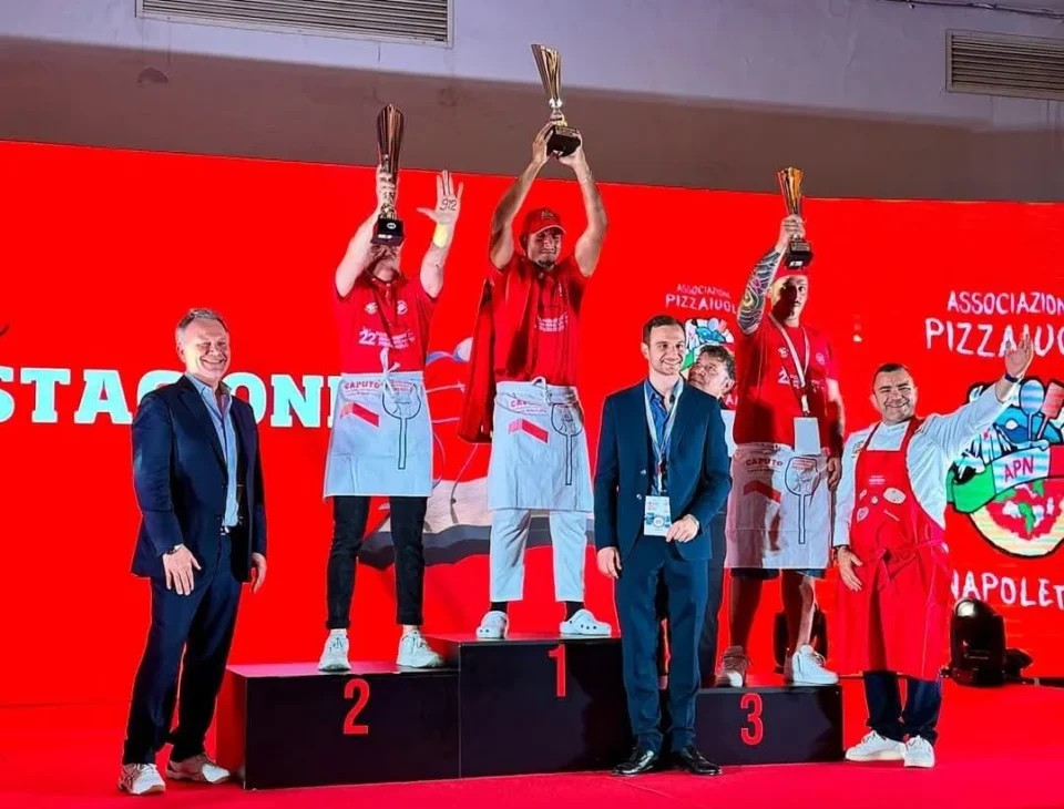 Le Marocain Ayoub Ayach sacré champion du monde de la pizza à Naples