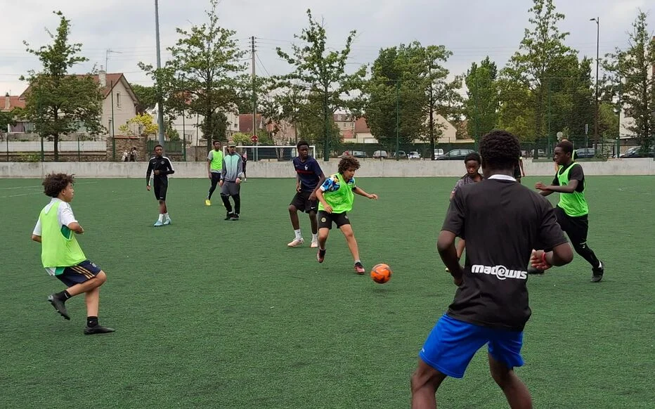 Le football contre les rixes en France
