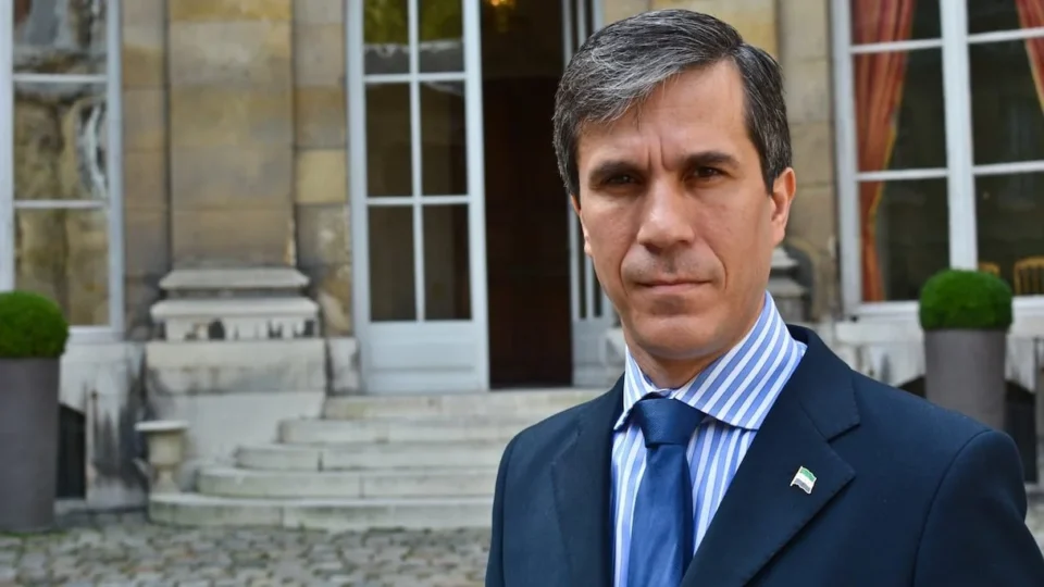 Un parti appelle le président Al-Charaa à désigner le Polisario une organisation terroriste.