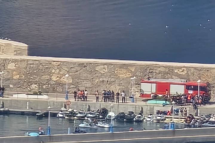 Un incendie dans un vélo d’eau dans le port de Marina al -Hoceima et la protection civile interfère rapidement