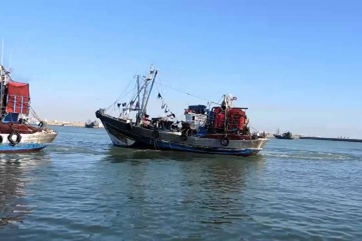 La disparition du bateau de chasse « Eccantin » soulève une controverse généralisée après son apparition en Espagne et son équipage a donné le droit à l’asile