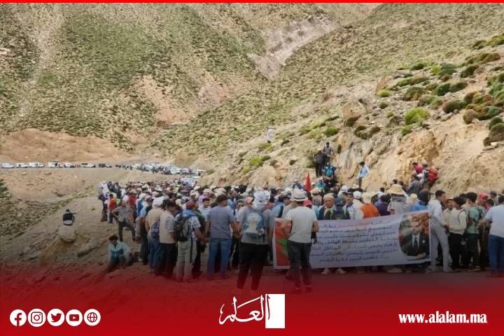 Le travailleur azilal reçoit la marche AIT Boukmaz, et c’est ce que la population a promise.