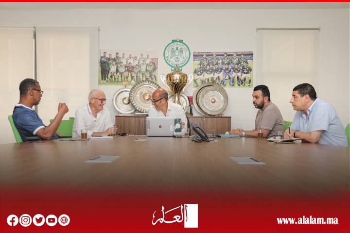 Al -zayat rencontre le jeune entraîneur et détermine avec lui les caractéristiques de « New Hope » dans la prochaine saison.