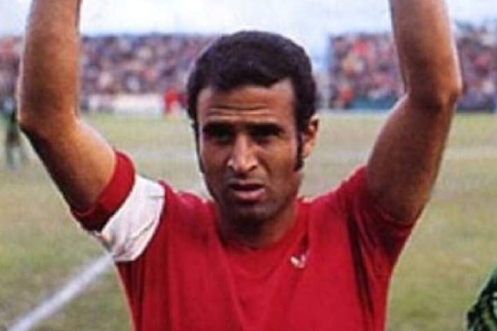 Les Marocains ont fait leurs adieux à la légende du ballon « Ahmed Faras » à son dernier repos