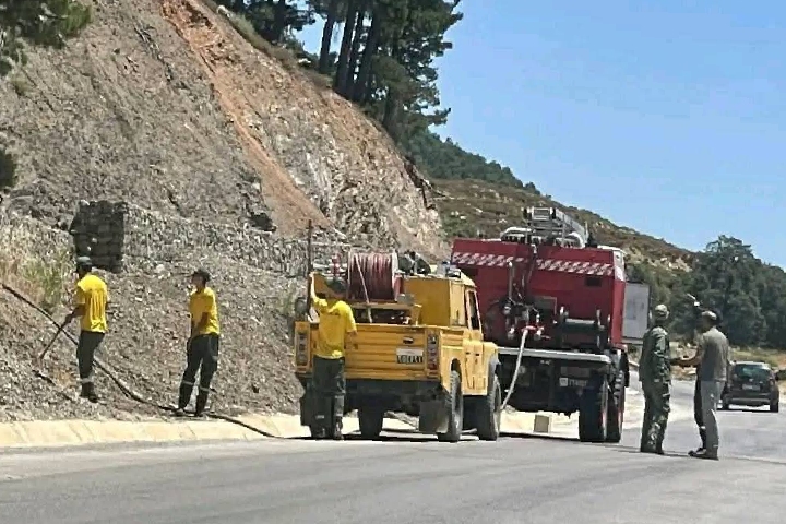 Un incendie a éclaté dans une forêt près du Bab Bard Center