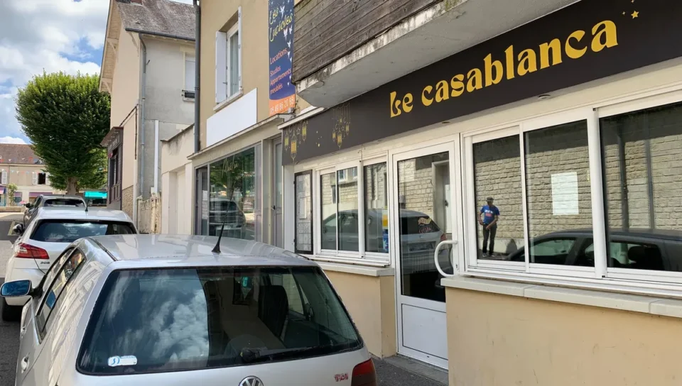 Une restauratrice d’origine marocaine victime d’agression raciste et sexuelle, sans réaction des forces de l’ordre