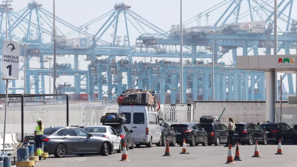 Le ministre de l’Intérieur, Marlaska, inspecte le déroulé de l’Opération Marhaba 2025 à Tarifa