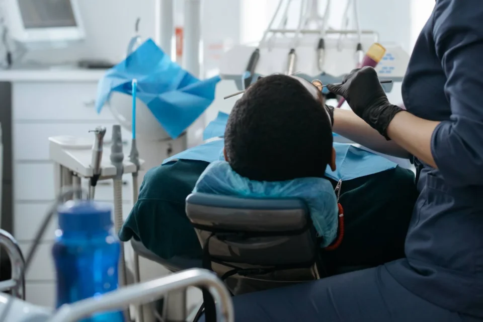 Les dentistes mettent en garde contre le tourisme dentaire au Maroc
