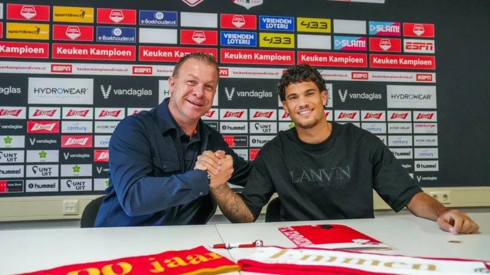 Le jeune international marocain Juliën Mesbahi rejoint le FC Emmen en prêt
