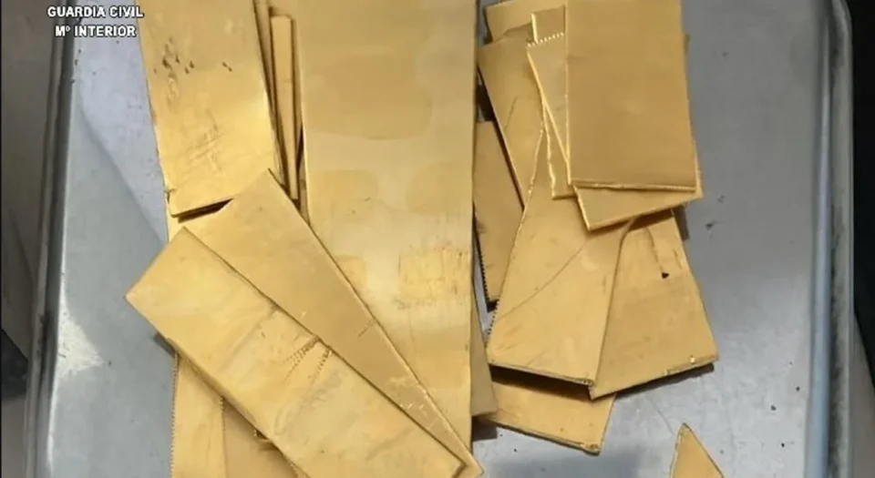 Arrestation de deux voyageurs avec près de 2 kilos d’or cachés dans leurs chaussures