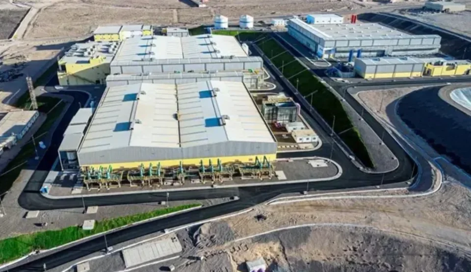 Cox s’engage à étendre la station de dessalement d’eau et à construire un parc éolien