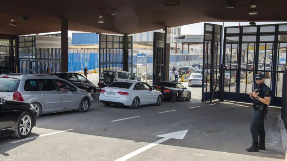 Les Affaires étrangères défendent la décision du Maroc de fermeture douanière