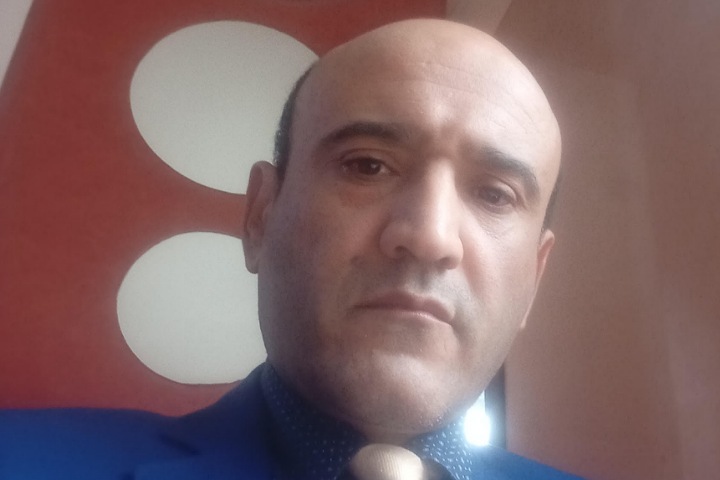 Il a refusé de signer pour des raisons inconnues.