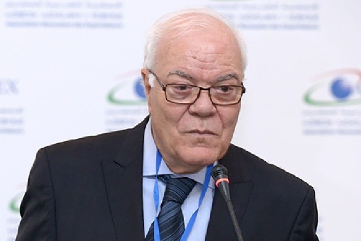 Hassan Al -Santisi, chef de la confédération marocaine des exportateurs, interagit avec l’article «Le Monde