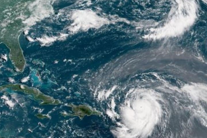 L’ouragan Irene frappe les Caraïbes et s’affaiblit dans l’Atlantique … et le Maroc est sûr