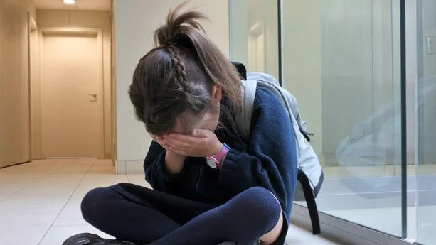 Après des années en liberté, l’enseignant condamné pour pédophilie arrêté