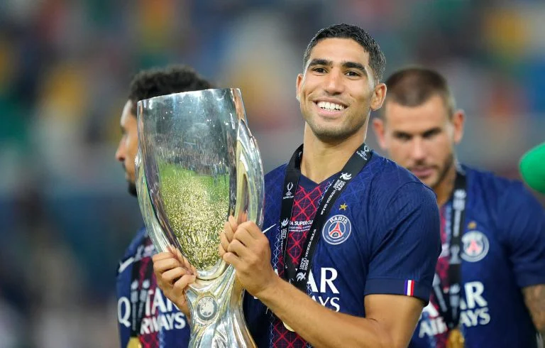 Après la victoire du PSG en Supercoupe de l’UEFA, Hakimi devient le joueur maghrébin le plus titré de l’histoire