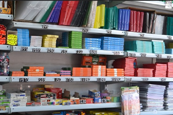 La souffrance des étudiants des étudiants avec la rareté de certains cours