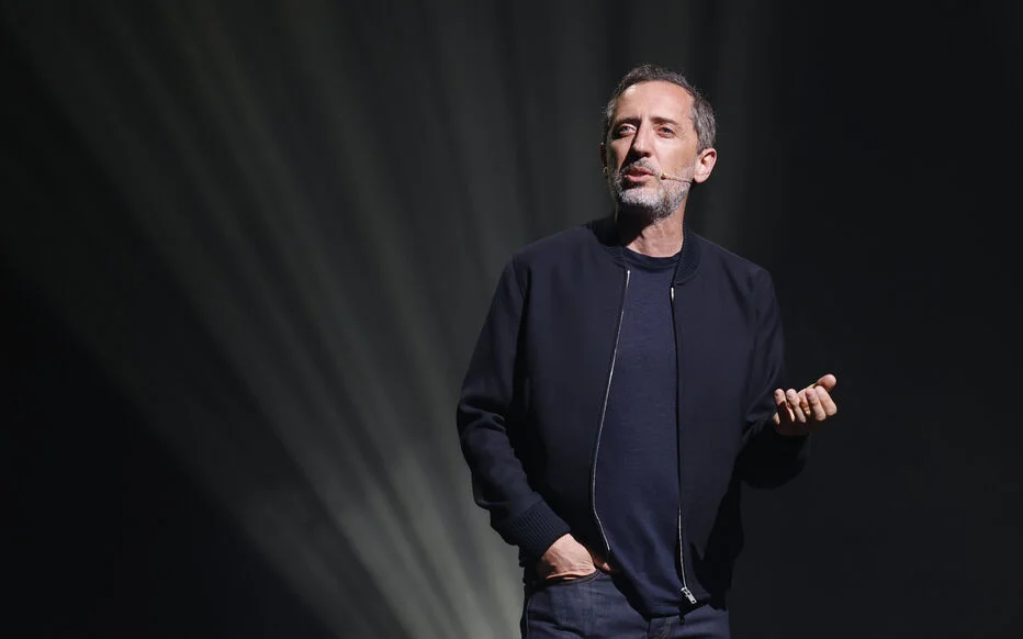 Gad Elmaleh signe «Lui-même» son retour à Casablanca
