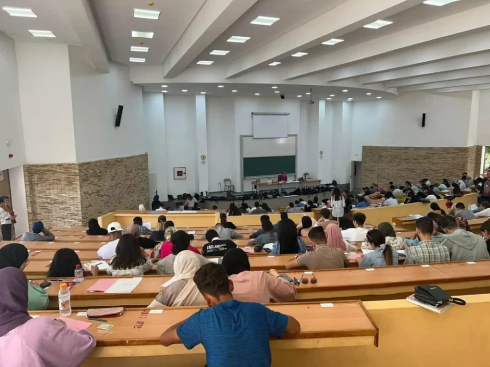 Les enseignants des universités annoncent une grève préventive
