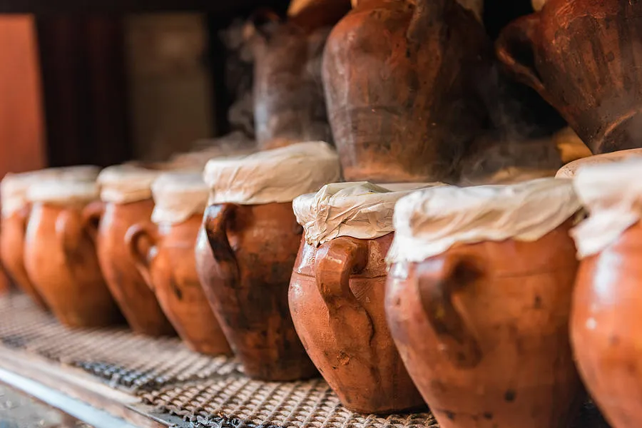 Tanjia, le met marrakchi traditionnel par les hommes et pour les hommes depuis le XVIIe siècle