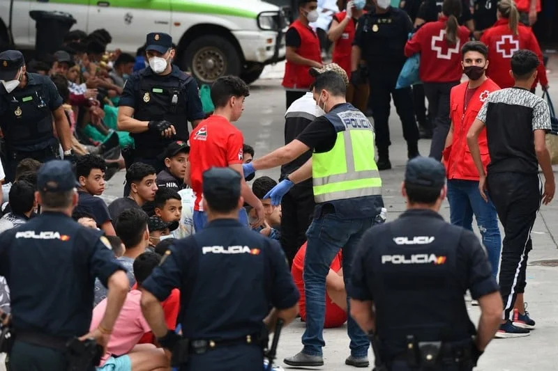 Condamnation de deux ex-responsables après l’expulsion illégale de mineurs marocains