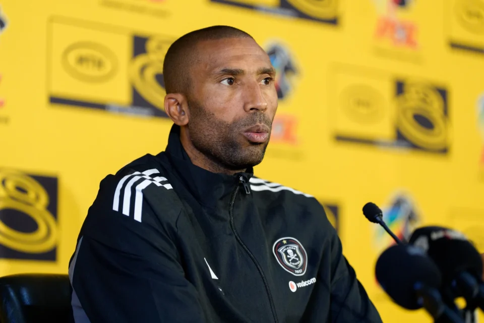 Abdessalam Ouaddou et le staff des Orlando Pirates blessés dans un accident de voitures